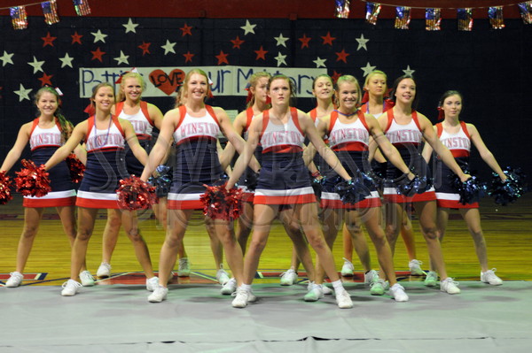 8-28 WA Pep Rally 158.JPG - SCRIVENER D300